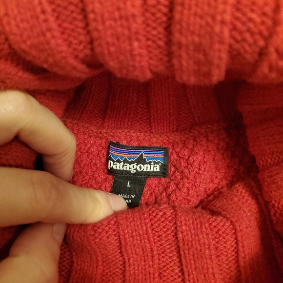 Patagonia turtleneck long sleeves sweater. Knit. Ribbed on neck. Red. Size L. - Picture 5 of 11